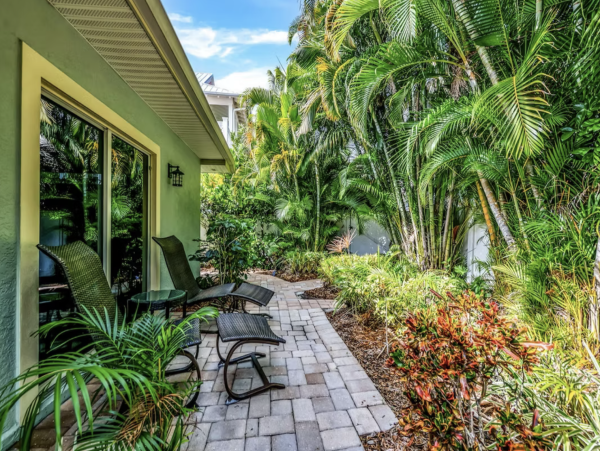 Four Bedroom Vacation Home in Holmes Beach Close to Beach
